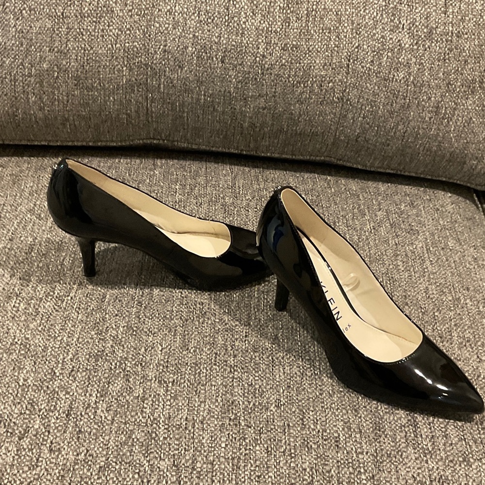 Anne Klein Women’s Black Patent Leather Heels Pointed Toe Size 7 Pumps - Picture 3 of 8